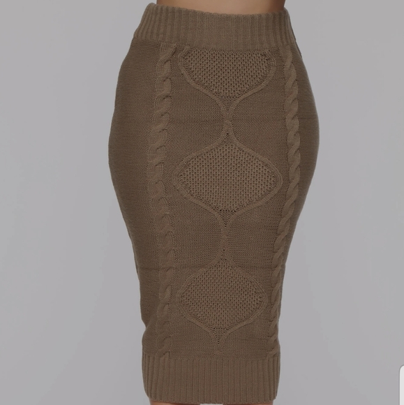 Two Piece Olive Midi - Picture 3 of 3